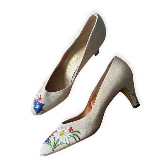 Vintage 1960s Deliso deadstock embroidered linen Mod Pumps, Size 9.5 AA - Picture 1 of 13
